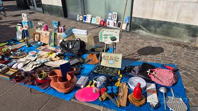STOCK MATERIALE PER MERCATINI