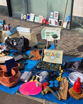 STOCK MATERIALE PER MERCATINI