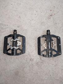 Pedali flat bici attacco SPD