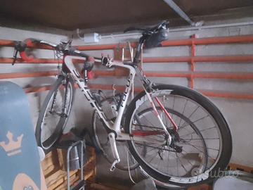 FOCUS IZALCO carbonio Talia L. Va bene anche per M