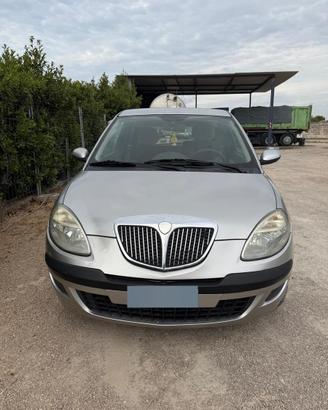 Lancia Ypsilon