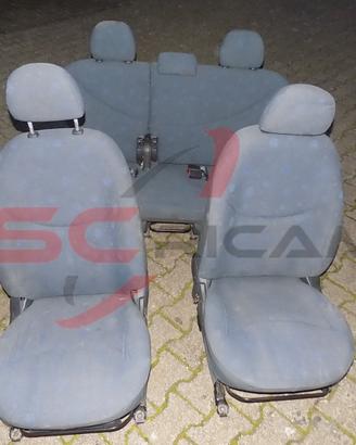 Kit sedili tappezzeria Toyota Yaris 99>05