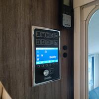 caravan recente con veranda.