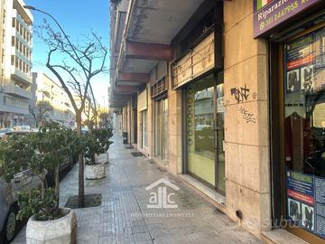 LOCALE COMMERCIALE IN CENTRO