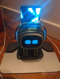 Robot Emo