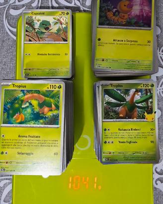 Lotto 1kg Carte Pokémon - Varie Espansioni