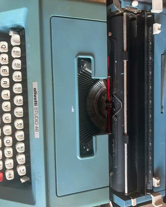 Macchina da scrivere Olivetti