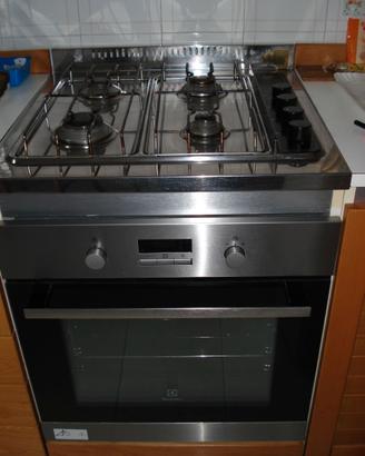 CUCINA GAS ACCIAIO FORNO ELECTROLUX PIANA SAMET .