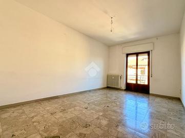 4 LOCALI A ASCOLI PICENO