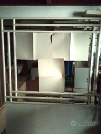 Specchio da bagno con lampade applique