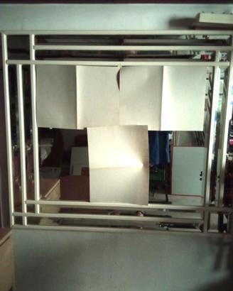 Specchio da bagno con lampade applique