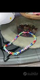 Collana con anelli colorati