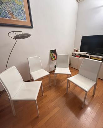 4 sedie bianche in cuoio