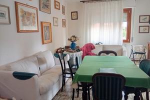 MONSERRATO VIA LONDRA esavano biservizi € 225.000