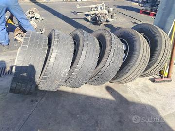 Gomme 265/70 R 17. 5, usate