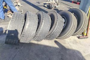 Gomme 265/70 R 17. 5, usate