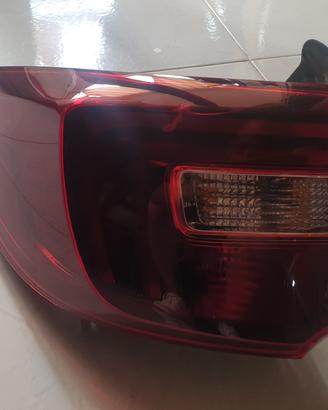 faro posteriore esterno  sinistro opel grandland x