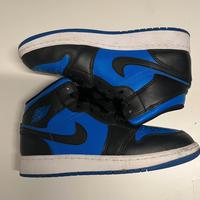 Air Jordan 1 Mid in blu reale e nero