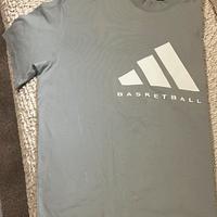 T-shirt Adidas Basketball grigia XL