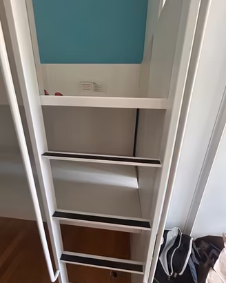 Letto a soppalco con scrivania