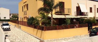 San Vito Lo Capo: appartamento con veranda esterna