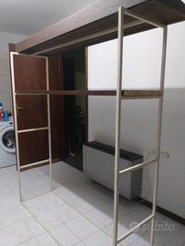scaffale in ferro smaltato con 2 ripiani in legno 