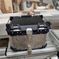 bauletto  posteriore   alluminio 