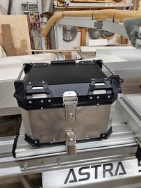 bauletto  posteriore   alluminio 