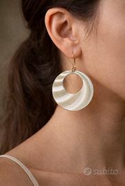 Orecchini in metallo forma circolare