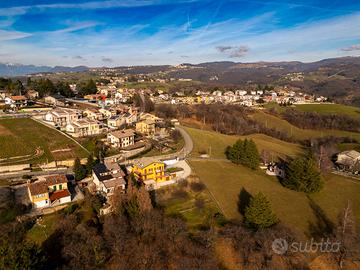 Trilocale ristrutturato con garage e terrazza