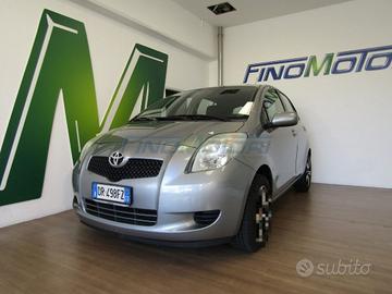 TOYOTA Yaris 1.0 5 porte - NEOPATENTATI