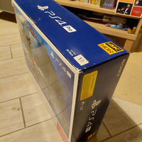 PlayStation 4 Pro (1 TB) + joypad + giochi