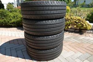 Gomme estive Continental 215\60\17C 109\107T