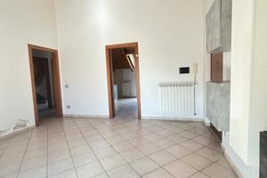 Giugliano trilocale con posto auto 155.000 tratt