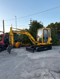E256 - ESCAVATORE KOMATSU PC30 R8