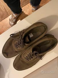 Vans verde militare