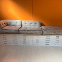 Divano cassettiera per grandi formati