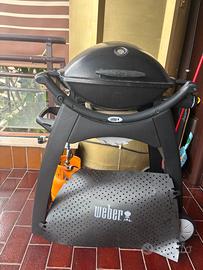 Barbecue Weber Q320 a gas con carrello