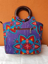 Borsa etnica con maniglie in legno. Nuova