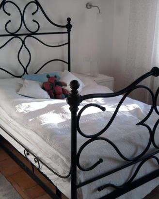 letto antico in ferro