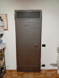  porta in ferro (gratis)