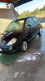 Lancia y