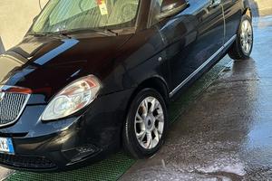 Lancia y