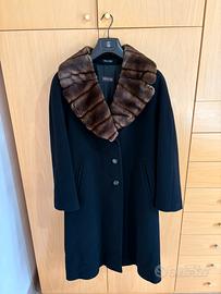 Cappotto stupendo con collo in vera pelliccia