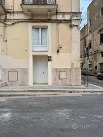 Rif. 13al - magazzino piazza c. firrao