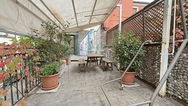 PRESTIGIOSO APPARTAMENTO CON TERRAZZO E POSTO AUTO