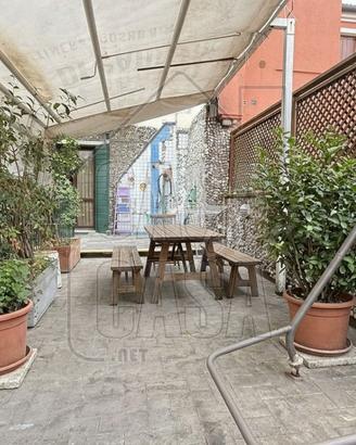 PRESTIGIOSO APPARTAMENTO CON TERRAZZO E POSTO AUTO