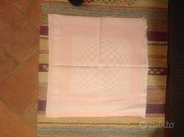 stoffa per tovaglia rosa