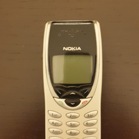 Nokia 8210