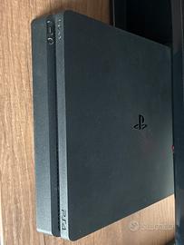 Ps4 slim 1 TB semi nuova
